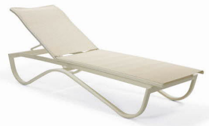 0195 - Outdoor Chaise Lounge Chairs